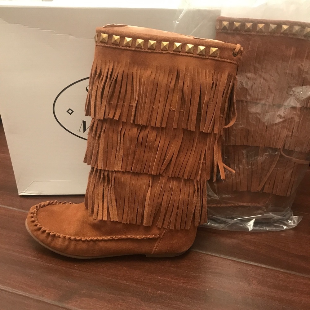 Steve Madden fringe boots